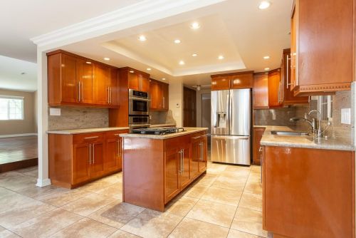 2411 Chevy Chase Dr, Glendale CA  91206-4525 exterior