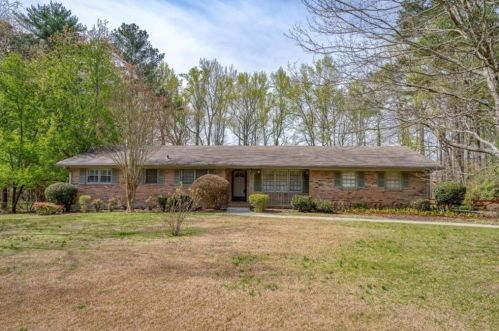 2308 Eastwood Dr, Lithonia, GA 30078-2611