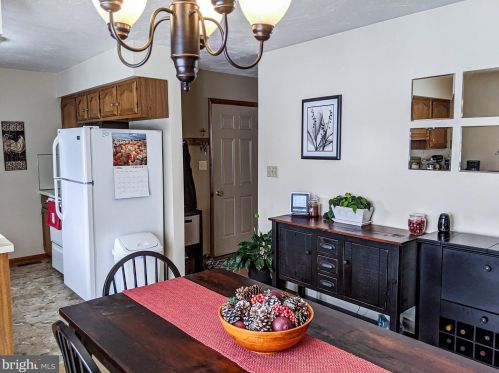 18 Sycamore Ln, Hanover PA 17331-4937 exterior