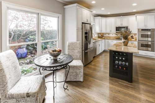 205 Embassy Ct, Atlanta GA  30328-4854 exterior