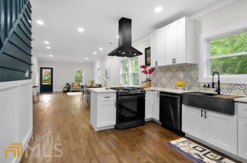 5600 Feldwood Rd, Atlanta GA  30349-2809 exterior