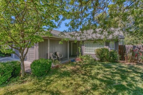 1178 Ginger Way, Medford, OR 97501-8119