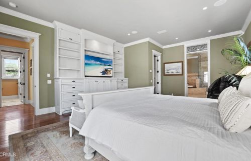 1746 Main St, Huntington Beach CA  92648-2723 exterior