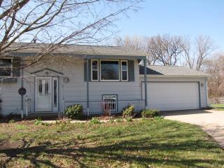 110 Abbey Dr, Geneseo, IL 61254-9148