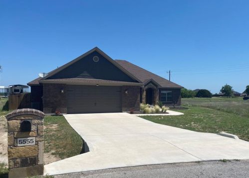 5555 Bobs Pl, Fort Worth, TX