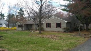 8 Cooper Ln, Chester, NJ 07930-2635