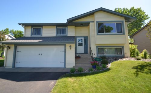 1663 Helena Rd, Saint Paul MN  55128-5524 exterior