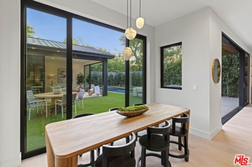15754 Morrison St, Van Nuys CA  91436-1544 exterior