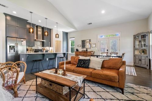 1721 Marietta Rd, Atlanta GA  30318-3668 exterior