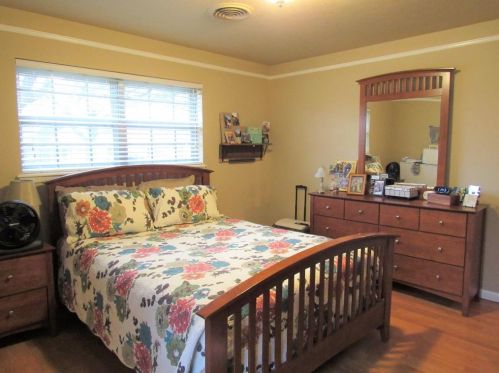 716 Candlewood Rd, Fort Worth TX  76103-1114 exterior