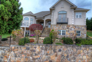 220 Big Water Dr, Vonore, TN 37885-5306