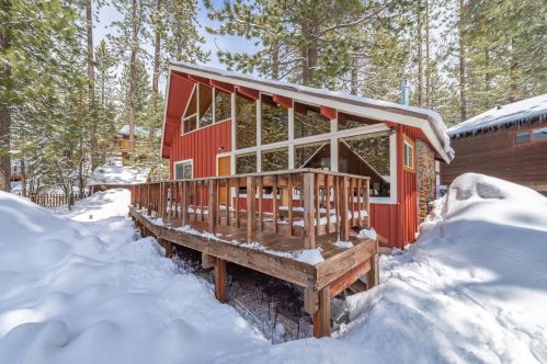 13584 Moraine Rd, Truckee CA  96161-3837 exterior