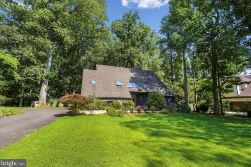 717 Ellsworth Ave, Great Falls, VA 22066-2930