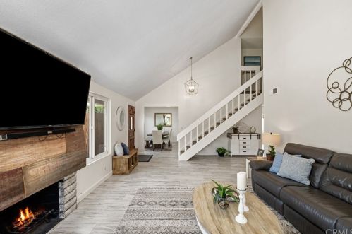 6298 Woodsboro Ave, Anaheim CA  92807-2347 exterior