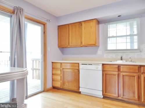 73 Barrensdale Dr, Severna Park, MD 21146-4810
