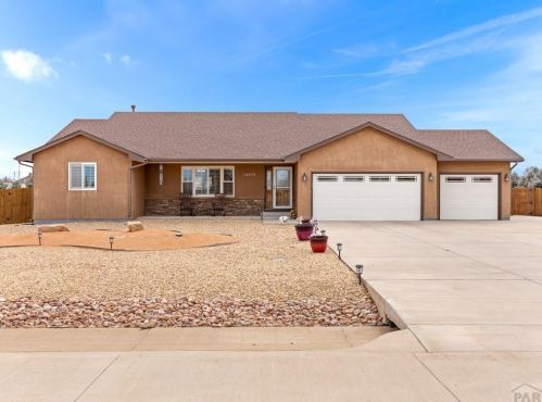 24476 Gale Rd, Pueblo, CO 81006-1995