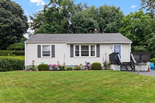 24 Elmwood Rd, Wallingford, CT 06492-3052