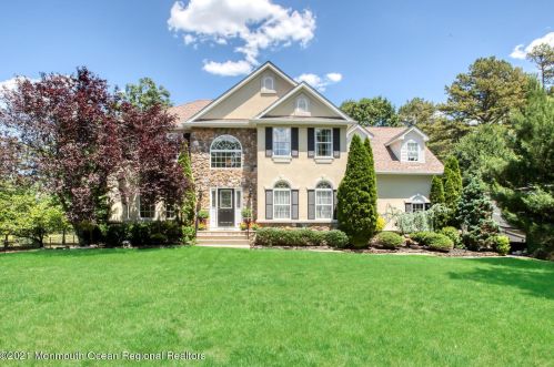 377 Perrineville Rd, Jackson Twp, NJ 08527-4728