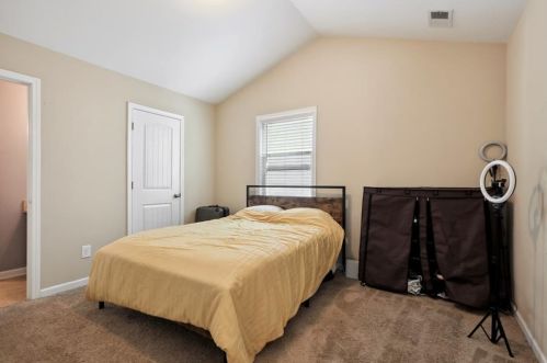 1811 Laurel Green Way, Atlanta GA  30344-8215 exterior