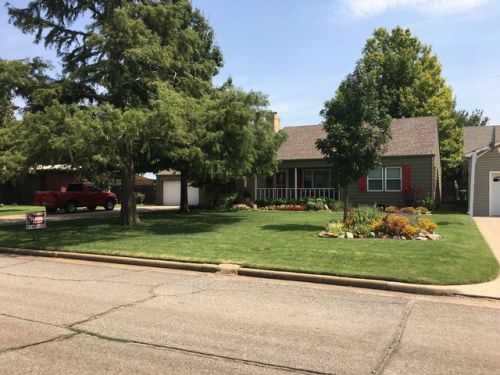 416 9th Ave, Fairview, OK 73737-1405