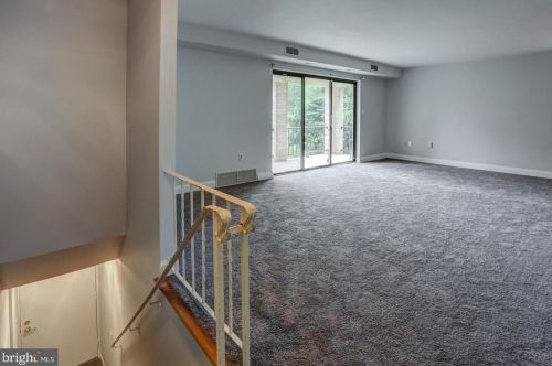 209 Valleybrook Dr, Lancaster PA  17601-4623 exterior