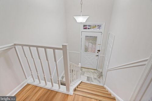 5865 Banning Pl, Springfield VA  22015-3666 exterior