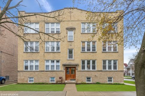 4456 Kenneth Ave, Chicago, IL 60630-4112