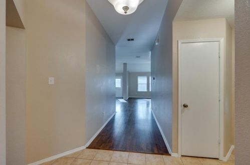 5572 Spring Ridge Dr, Fort Worth TX  76137-4755 exterior