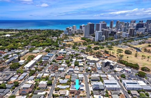 3121 Catherine St, Honolulu HI  96815-4147 exterior