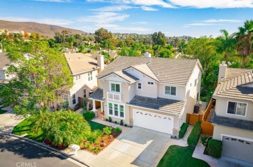 7756 Calle Mejor, Carlsbad, CA 92009-8945