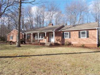 34 Sharon Ct, Huntington, CT 06484-4226