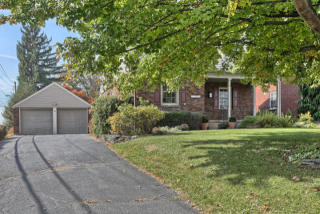 1008 Main St, Ephrata, PA 17522-1327