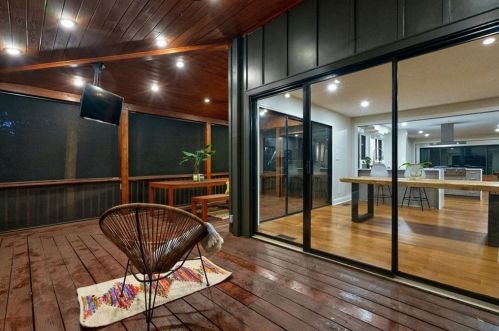 620 Colebrook Ct, Atlanta GA  30327-4710 exterior