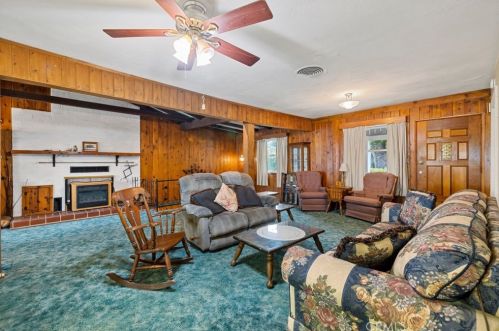 445 Crescent Ave, Redlands, CA 92373-6815