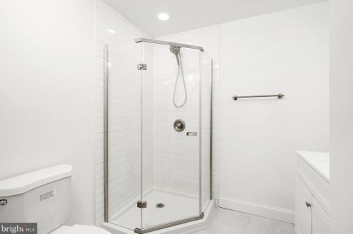 20 Morgan Ave, Trenton NJ  08619-3416 exterior