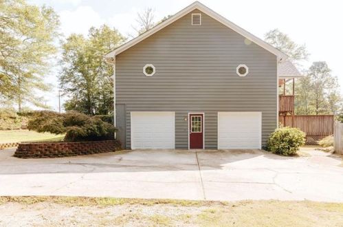 1565 Hwy 138, Stockbridge GA 30281-2812 exterior