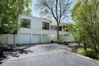 20 Kent Rd, Northfield, IL 60093-1816
