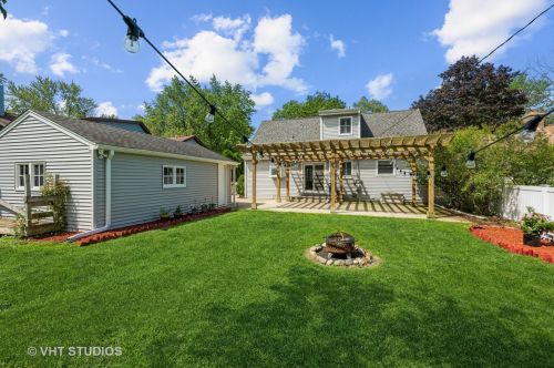 145 Pine St, Palatine, IL 60067-6037