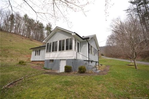 107 Bill Mcelroy Rd, Clyde, NC 28721-9364