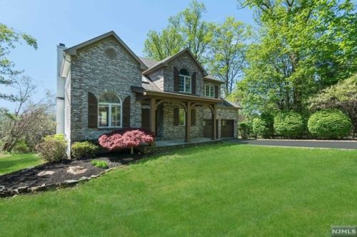 23 Pierson Ct, Mahwah, NJ 07430-3506