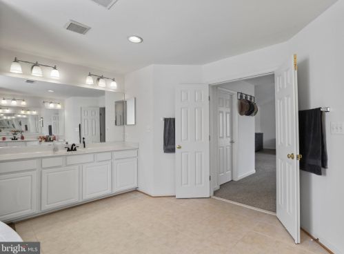 252 Prospect Hill Blvd, Charles Town WV  25414-5082 exterior