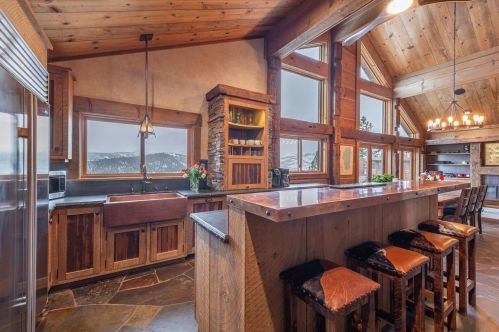 12332 Ski Slope Way, Truckee CA  96161-6603 exterior