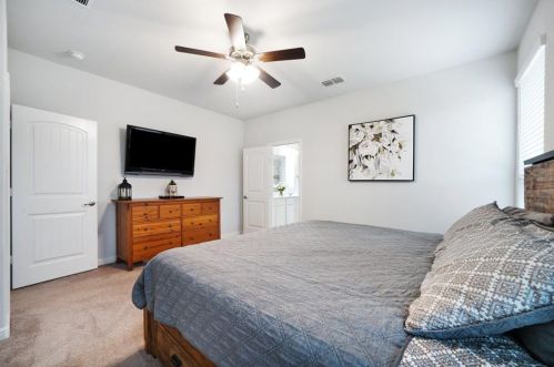 9137 Stone Mill Ln, Fort Worth TX  76179-8119 exterior