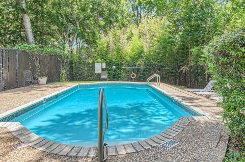 3839 Dry Creek Dr, Austin TX  78731-4857 exterior