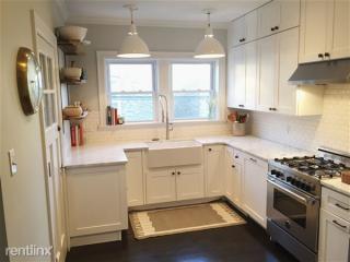 232 Lee St, Evanston IL  60202-1488 exterior