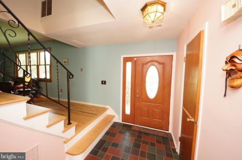 8 Terrapin Ln, Trenton, NJ 08619-1315