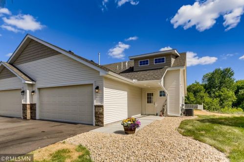 31291 Prairie Ct, Stacy, MN 55079-4589