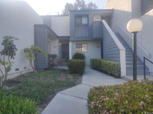 525 Ranch View Cir, Anaheim CA  92807-4326 exterior