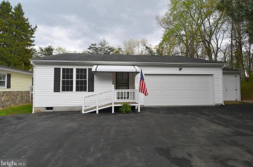 340 Highland Ridge Rd, Berkeley Springs WV  25411-3898 exterior
