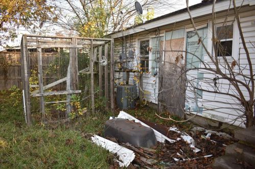 809 Dent St, Garland TX  75040-4921 exterior